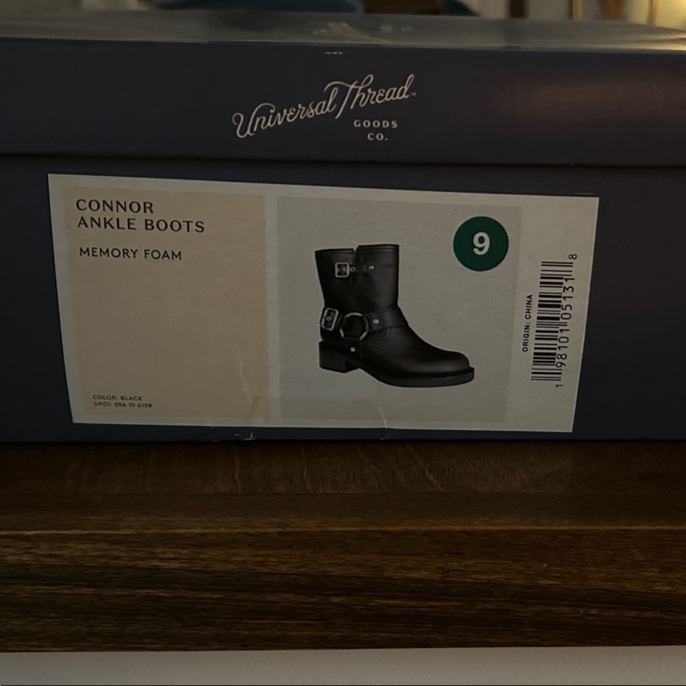 Universal Thread Men's Black Connor Ankle Boots